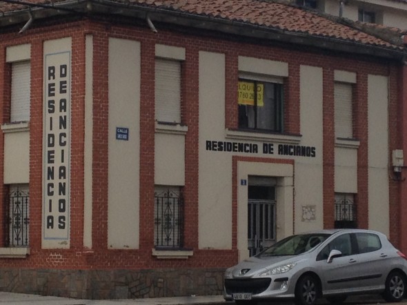 Passed this "Residencia de Ancianos" on the outskirts of Leon. It is a Retirement Home.